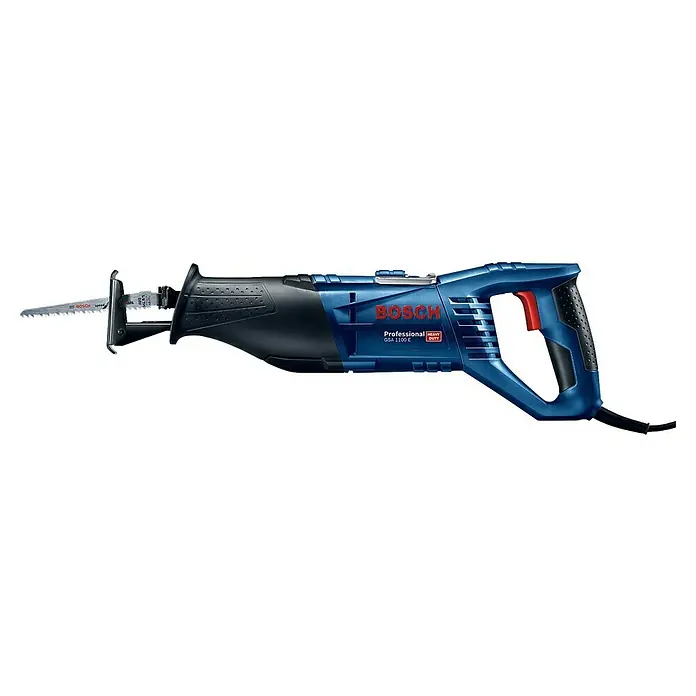 Bosch Professional Säbelsäge GSA 1100 E - 1.100 W, 2.700 /min - Abgebildete Bosch GSA 1100 E Profi-Säbelsäge, ein robustes Elektrowerkzeug für schwere Schneidarbeiten mit hoher Leistung und Präzision.