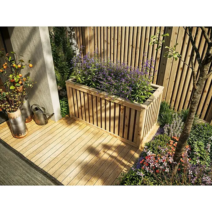 Hochbeet Malmö - 150 x 75 x 79 cm, Holz, Kesseldruckimprägniert - Die Holzpflanzkiste, gefüllt mit üppigen violetten Blumen und grünen Pflanzen, verleiht dem Garten eine natürliche und dekorative Note.