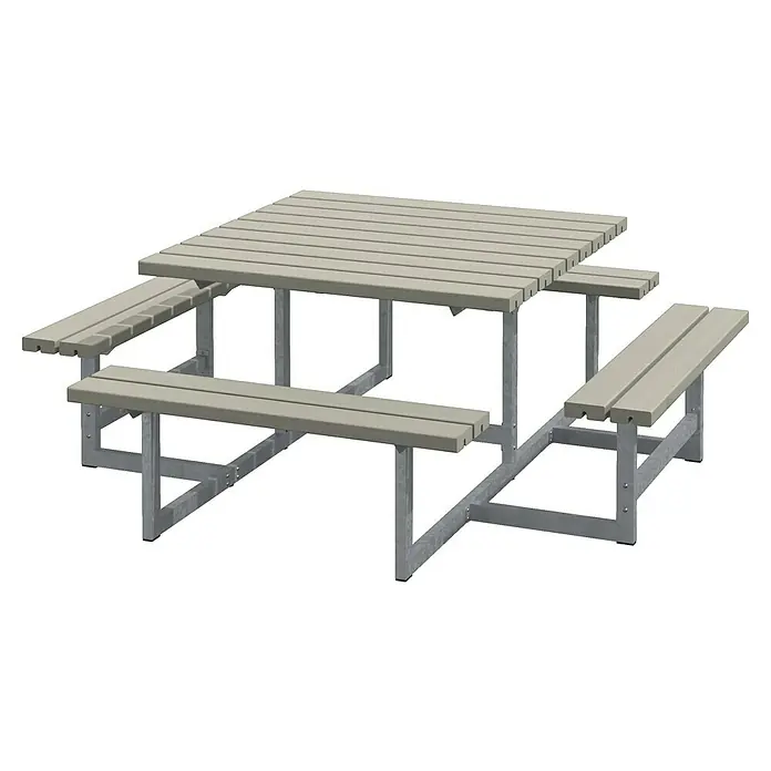 Plus Sitzgruppen-Set Picnic - Graubraun, Kiefer/Fichte & Stahl, Ohne Rückenlehne - Grauer Picknicktisch mit quadratischer Tischplatte und Bänken. Das Tischgestell ist aus Metall und die Tischplatte und Bänke sind aus Holz.