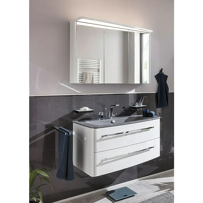 Lanzet Classico Badmöbel-Set CL10RMWC - 99,2 cm, Weiß, Farbe Griff: Chrom, Rechts - Ein stilvolles Badezimmer-Waschbecken mit zwei Schubladen und einem passenden Spiegelschrank mit Beleuchtung.