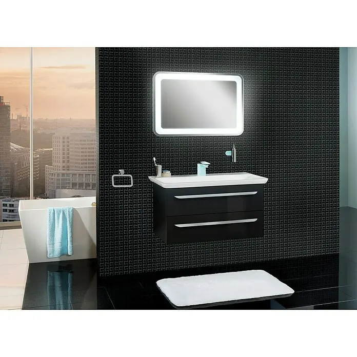 Lanzet M9 Badmöbel-Set M99G1 - 89,2 cm, Grafit - Modernes Badezimmer mit beleuchtetem Spiegel und schwarzem Waschtisch vor gemusterter Wand. Die Badewanne steht am Fenster mit Blick auf die Stadt.