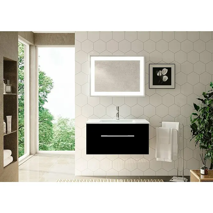 Camargue Stella K Badmöbel-Set K11ES - 80 cm, Schwarz, Kippschalter - Ein modernes Badezimmer mit einem eleganten, schwarzen Waschbeckenunterschrank, einem beleuchteten Spiegel und stilvoller Dekoration.