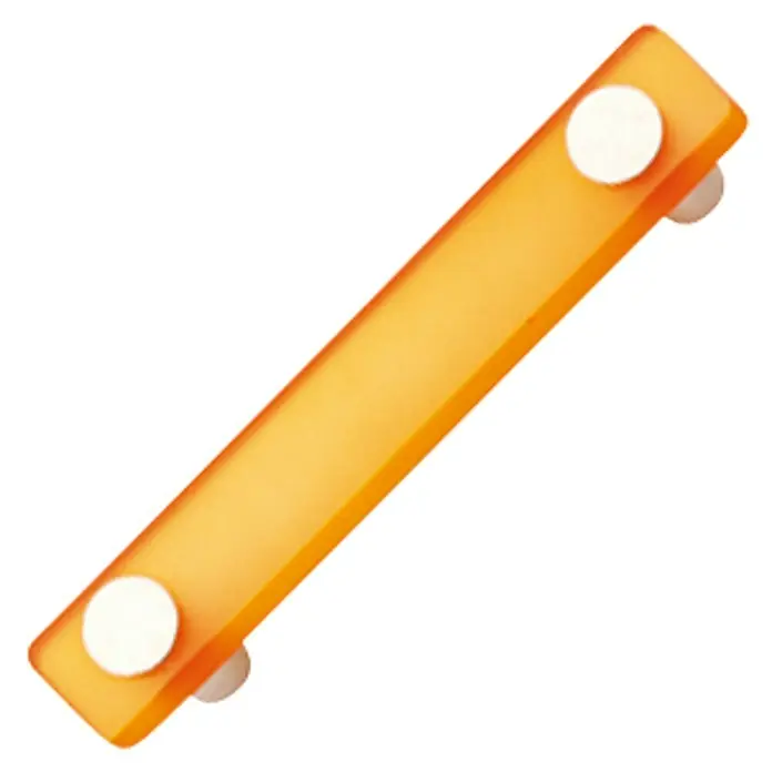 Nesu Tirador para muebles 620NA - L x An x Al: 12,6 x 2,3 x 2,6 cm, Plástico, Naranja - Primer plano de un tirador de mueble acrílico naranja con fijaciones sobre una superficie blanca.