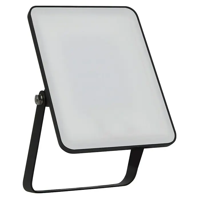 Ledvance Essential LED-Strahler - 20 W, 1.900 lm, 4.000 K, L x B x H: 173 x 111 x 28 mm, IP65 - Nahaufnahme einer modernen, tragbaren Lichttafel mit schwarzem Rahmen und integriertem Standfuß. Ideal für den mobilen Einsatz.