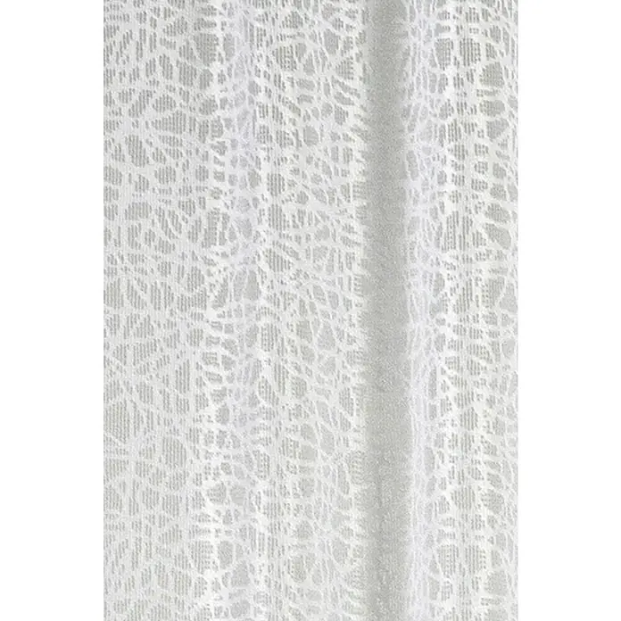 Elbersdrucke Bistrogardine Membran - 160 x 45 cm, 100 % Polyester, Uni, Weiß - Detailaufnahme eines eleganten, weißen Spitzengardinenstoffes mit filigranem Muster, das Licht sanft filtert und eine zarte Textur zeigt.