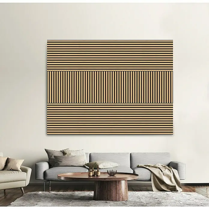 FN Neuhofer Akustikpaneel Acustico - Eiche natur, L x B x S: 560 x 560 x 19 mm - Ein großes Wandbild mit horizontalen und vertikalen schwarzen Linien in einem Wohnzimmer.