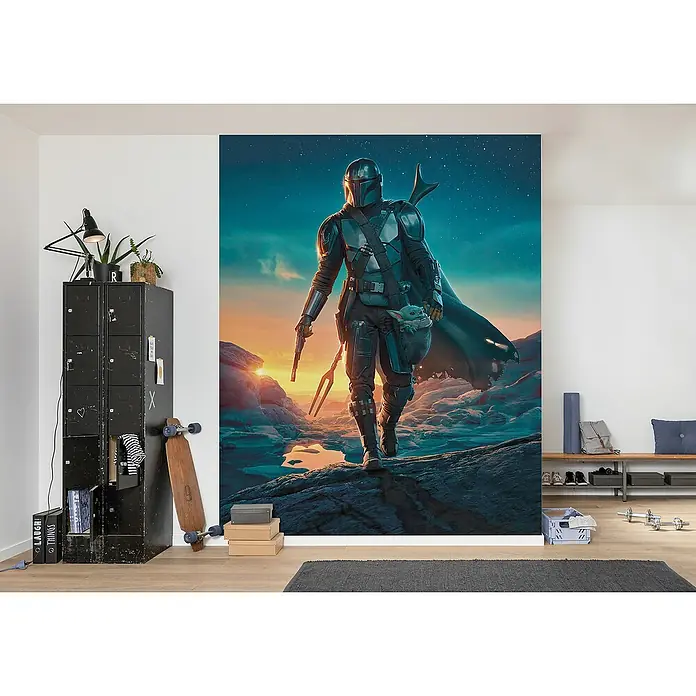 Komar Star Wars Fototapete The Mandalorian Gunslingers - B x H: 200 x 250 cm, Vlies - Großformatige Wandtapete mit einem detailreichen Motiv des Mandalorianers und Baby Yoda, ideal für Fans der Star Wars Saga, um einen Hingucker zu schaffen.