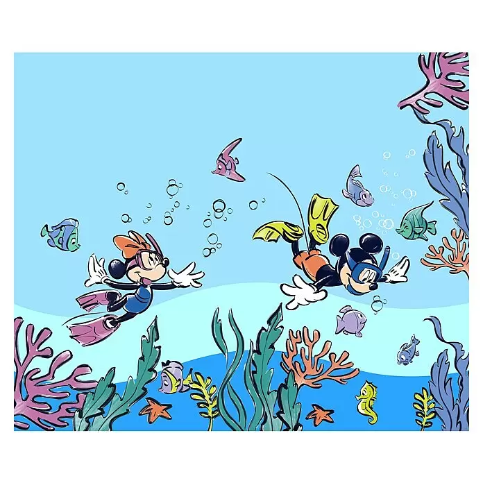 Komar Fototapete Disney Mickey & Minnie Coral Reef - B x H: 300 x 250 cm, Vlies - Mickey und Minnie Maus schnorcheln unter Wasser, umgeben von bunten Fischen, Korallen und Seegras, mit schwebenden Blasen.