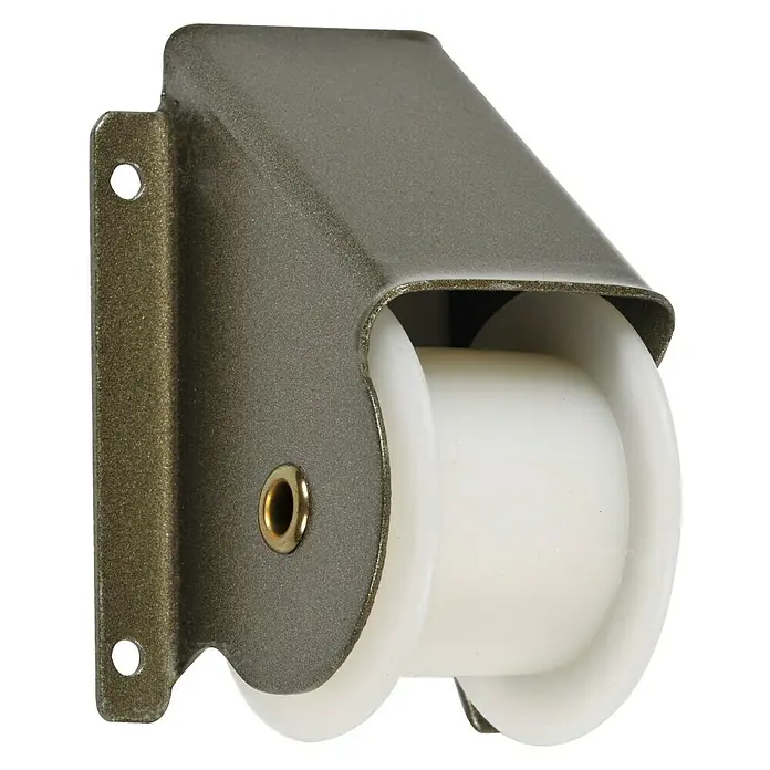 Polea para persianas Super - Anchura de la correa: 22 mm, Marrón - Primer plano de un rodillo de puerta con soporte. El diseño robusto promete un funcionamiento suave y una larga durabilidad.