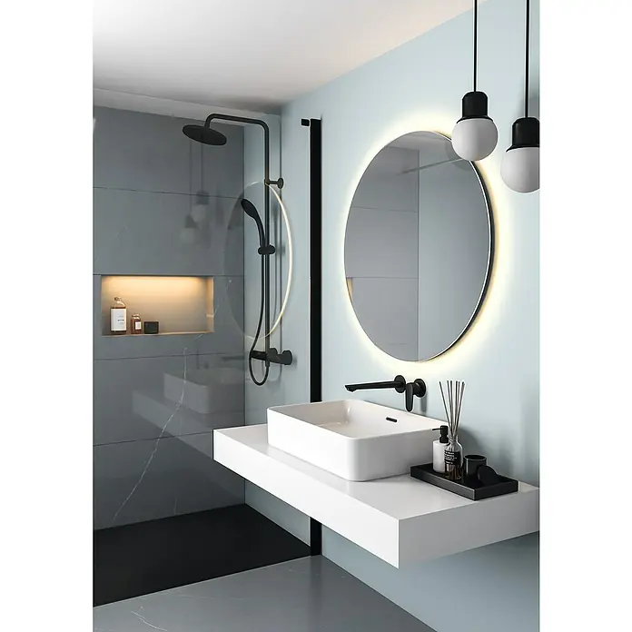 Ideal Standard Ceratherm Duschsystem T25 - Mit Thermostatarmatur, Höhe: 111 cm, Anzahl Strahlarten: 1 Stk. - Elegantes Badezimmerdesign mit einer modernen Waschtischkombination, einem beleuchteten Spiegel und einer stilvollen Duscharmatur in Schwarz.