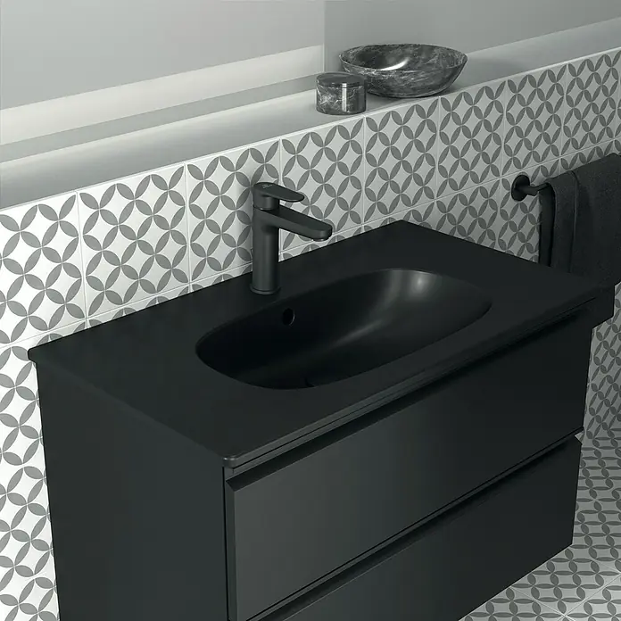 Ideal Standard Cerafine O Waschtischarmatur H120Schwarz, Matt, Mit Push-Open Ablaufgarnitur - Schwarzer Waschtischunterschrank mit integriertem Waschbecken und modernem Wasserhahn für ein stilvolles Badezimmerambiente.
