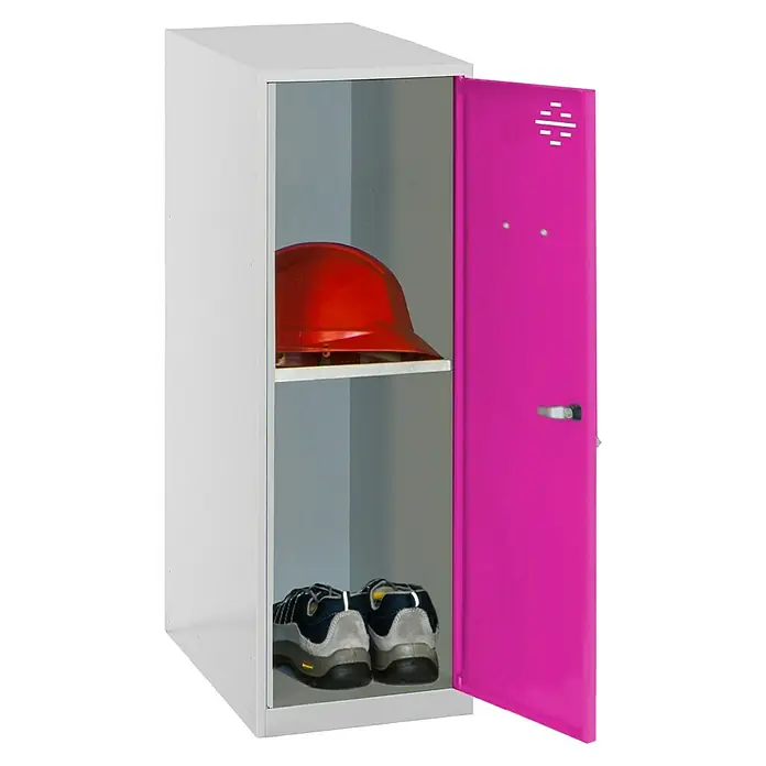 Simonrack Simonlocker Taquilla Mini Desmontada - L x An x Al: 50 x 40 x 91,5 cm, Gris/Rosa, Número de baldas: 1 ud. - Taquilla abierta con casco rojo y zapatos. La taquilla tiene un exterior blanco y una puerta rosa.