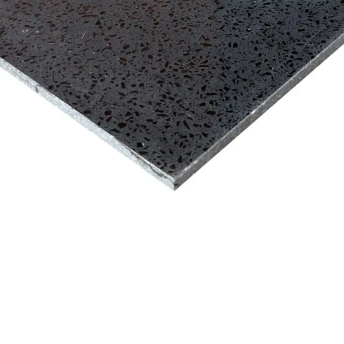 Quarzsteinfliese Komposit - 30 x 60 cm, Schwarz, Glänzend - Schwarze Quarz-Arbeitsplatte mit gesprenkeltem Muster, ideal für moderne Küchen- und Badezimmerdesigns.