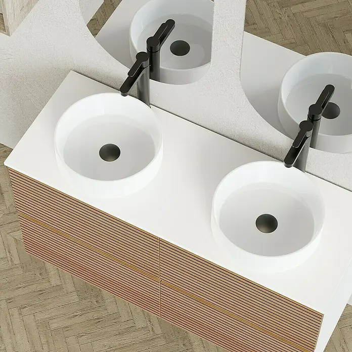 Artysan Conjunto de mueble de baño Osaka Top - Blanco/Nogal, 5 pzs. - Mueble de lavabo doble con frente de madera y lavabos sobre encimera redondos blancos. Grifería negra completa el diseño moderno.