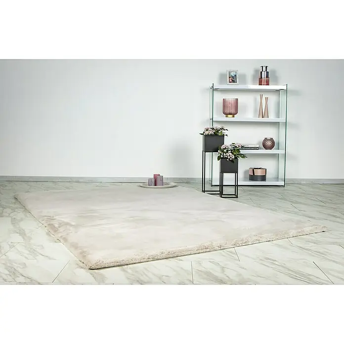 Fellteppich Happy - Light Taupe, 170 x 120 cm, 100 % Polyester (Flor) - Ein weicher, rechteckiger Teppich in einem hellen Farbton, der Komfort und Stil in ein modernes Interieur bringt. Perfekt als dekoratives Element.