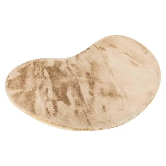 Fellteppich Happy - Beige, 230 x 160 cm, Oval, 100 % Polyester (Flor) - Beige Kunstfellteppich in organischer Form, ideal für Wohnzimmer oder Schlafzimmer, bietet Wärme und Komfort mit seiner weichen Textur.