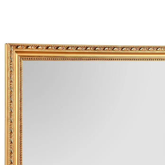 Rahmenspiegel Lola - 34 x 45 cm, Gold, Holz - Detailaufnahme eines goldenen Barockrahmens mit verschnörkelten Details und glänzender Oberfläche.