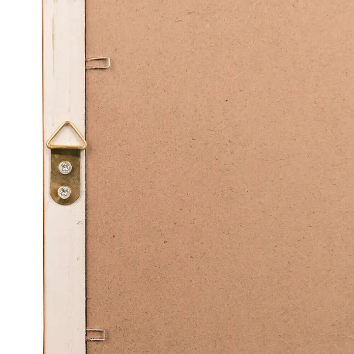 Rahmenspiegel Lola - 34 x 45 cm, Gold, Holz - Rückseite eines gerahmten Bildes mit Aufhänger.