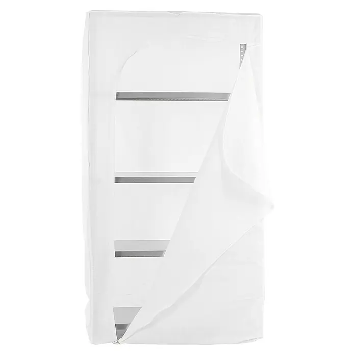 Simonrack Regalbezug - B x T x H: 90 x 40 x 180 cm, Weiß - Ein Kühlschrank, abgedeckt mit einem weißen Tuch, das teilweise entfernt wurde und die Regale im Inneren zeigt, steht im Fokus.