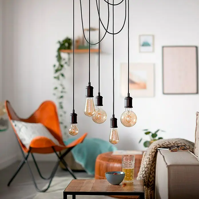 Philips Bombilla LED Vintage Gold - E27, No regulable, Ámbar, 300 lm, 5,5 W, Globo - Elegante lámpara colgante con bombillas Edison decorativas, creando un ambiente cálido y acogedor en cualquier espacio vital.