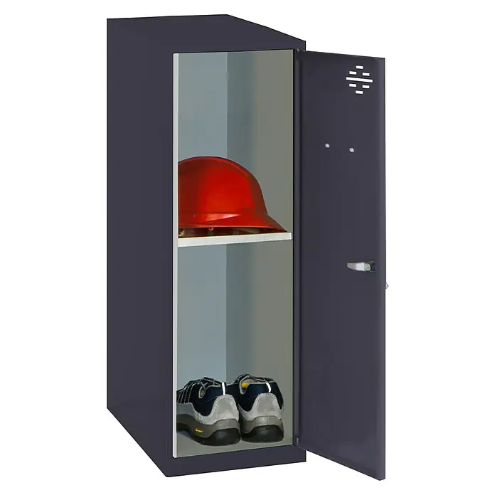 Simonrack Simonlocker Taquilla Mini - L x An x Al: 50 x 30 x 91,5 cm, Número de puertas: 1 ud., Antracita/Antracita - Taquilla abierta con casco rojo en el estante superior y zapatos debajo.