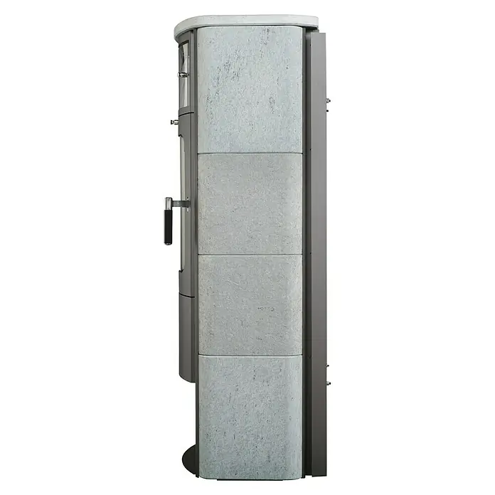 Hark Kaminofen Opera B Grande - 7 kW, Raumheizvermögen: 193 m³, Material Verkleidung: Stahl, Grau - Seitenansicht eines modernen Kaminofens mit grauer Steinverkleidung, der Wärme und Stil in Ihr Zuhause bringt.