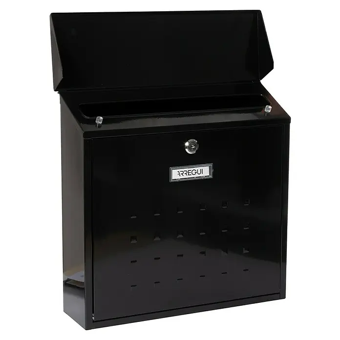 Arregui Premium Buzón de pared E5614 - L x An x Al: 100 x 360 x 370 mm, Negro, Acero, Tarjeta de identificación - Un buzón negro Arregui con una solapa abierta para retirar el correo. Práctico y robusto para uso exterior.