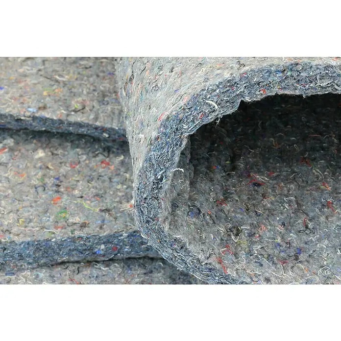 Bur2000 Placa absorbente acústica Felt 34 - 120 x 60 cm, Espesor: 6 cm, Algodón - Primer plano de un rollo de fieltro gris, con una protección y amortiguación versátiles. Ideal para mudanzas y almacenamiento.