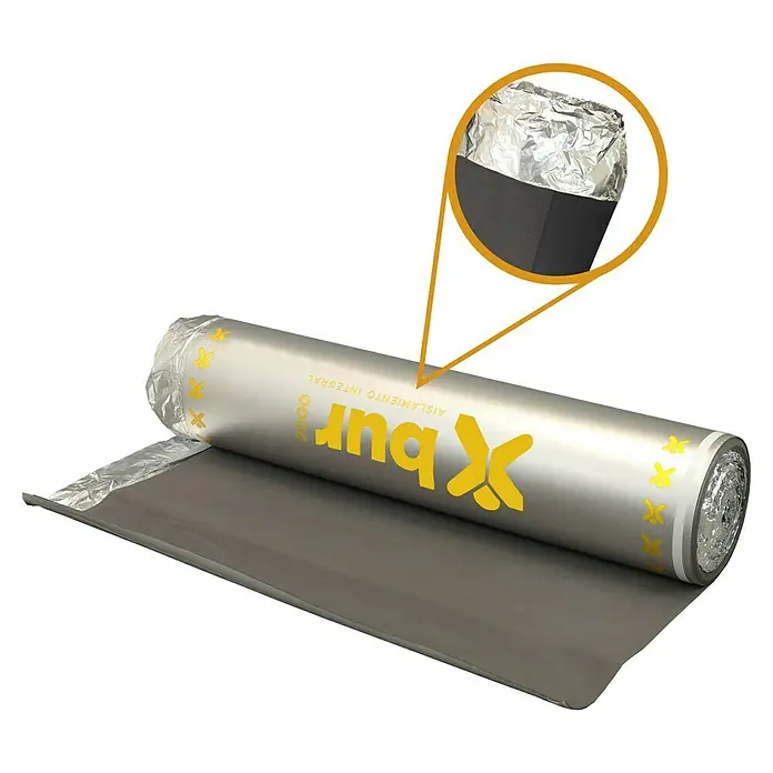 Bur2000 Base aislante Sound Silver 2 - 25 m², Espesor: 2 mm - Un rollo de material aislante Xbur, parcialmente desenrollado, con una vista detallada de su estructura.