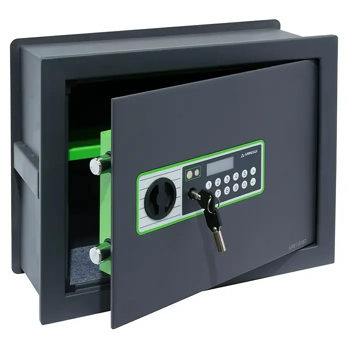 Arregui Caja fuerte empotrable Supra - L x An x Al: 25 x 42 x 32 cm, Negro/Verde, 11 l - Una caja fuerte ARREGUI abierta muestra su cerradura con llave. Ofrece seguridad para objetos de valor.
