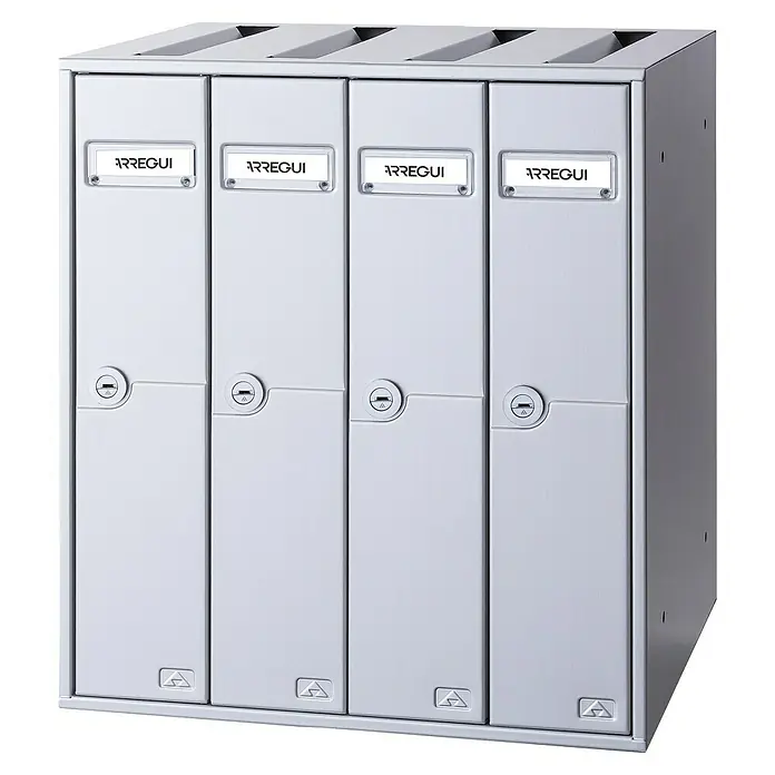 Arregui Libro Buzón de pared V113 - L x An x Al: 27 x 30 x 40 cm, Plata, Acero - Buzón de cuatro compartimentos de Arregui para edificios de apartamentos, con placas de nombre y cerraduras, asegurando una entrega segura del correo.