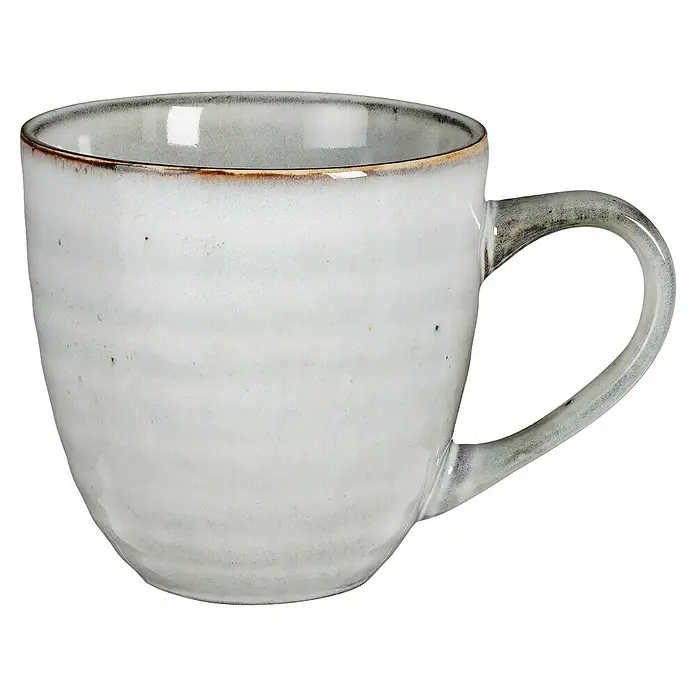 Tasse TaboØ x H: 9 x 9 cm, Grau, Keramik - Detailansicht einer Keramiktasse mit rustikalem Finish, ideal für Kaffee oder Tee. Die Farbpalette reicht von Weiß bis zu subtilen Brauntönen.