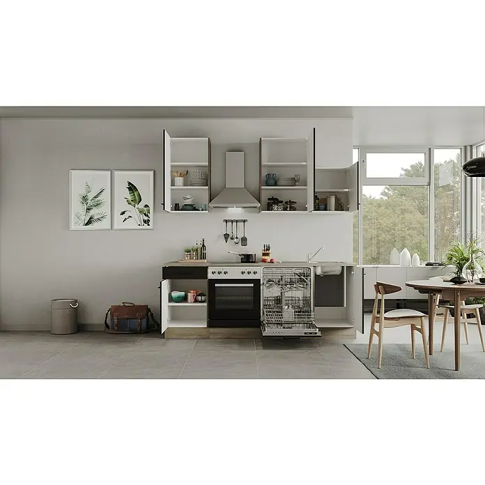 Flex-Well Küchenzeile Capri Typ 2 - Breite: 220 cm, Schwarz, Mit Elektrogeräten, Farbe Dunstabzugshaube: Silber - Eine helle, moderne Küche mit offenen Schränken, einem Geschirrspüler, einem Ofen und einem Essbereich, die ein einladendes Ambiente schafft.