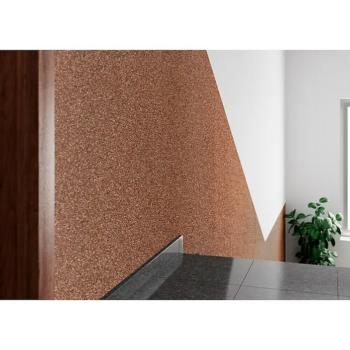 swingcolor Buntsteinputz - Korngröße: 2 - 3 mm, 20 kg, Nr. 52 - Nahaufnahme einer Wand mit dekorativer Beschichtung in Kupferoptik und weißem Farbakzent, ideal für moderne Innenräume.
