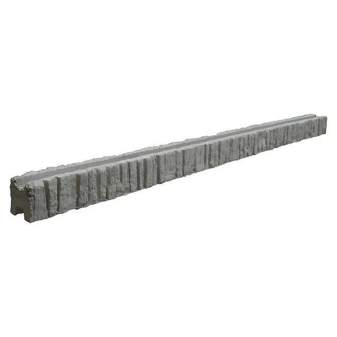 Beckers Betonzaun Zaunpfosten Mediterran Nostalgie - 12,5 x 12 x 275 cm, Betongrau, Beton, Zwischenpfosten - Ein grauer, länglicher Stein mit einer rillenartigen Oberfläche und einer Aussparung in der Mitte. Ideal für den Gartenbau.