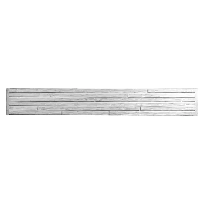 Beckers Betonzaun Zaunelement Klassik Toscana Motiv - 184 x 26 cm, Beton, Betongrau - Nahaufnahme einer weißen Wandpaneele mit Ziegelmuster für den Innenbereich. Diese dekorative Paneele verleiht jedem Raum ein modernes Aussehen.