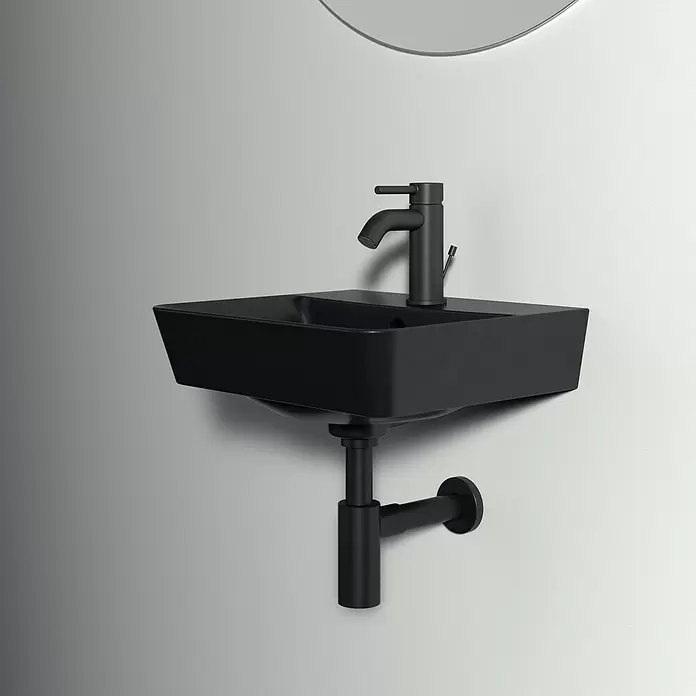 Ideal Standard Ceraline Grifo de lavabo - Negro, Mate, Con juego de desagüe - Lavabo negro de pared con grifo y tuberías negras a juego.