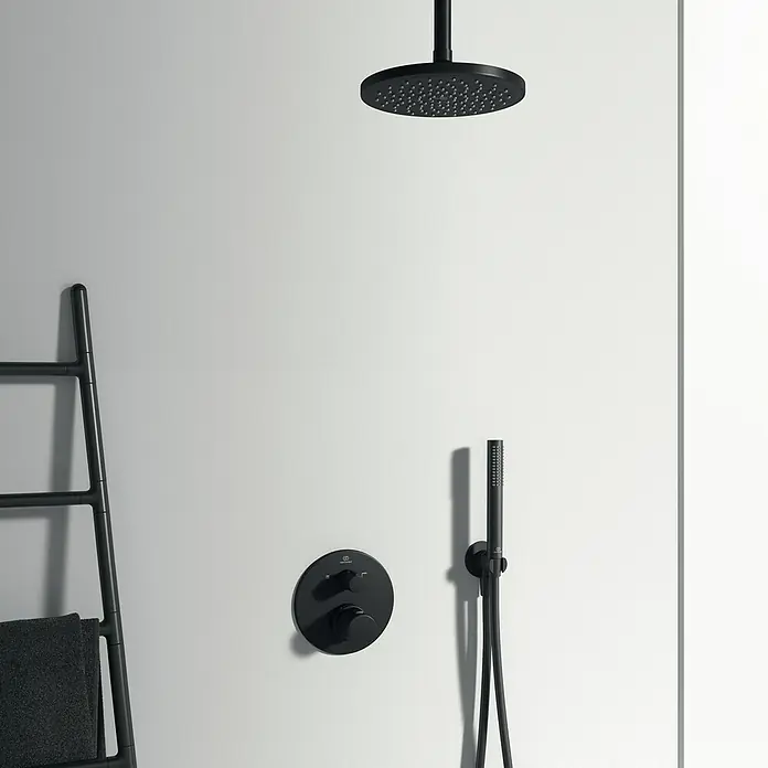 Ideal Standard Ceratherm UP-Thermostatarmatur T100 -  - Schwarze Duschgarnitur mit rundem Duschkopf, Handbrause und Thermostat für ein modernes Badezimmerdesign.