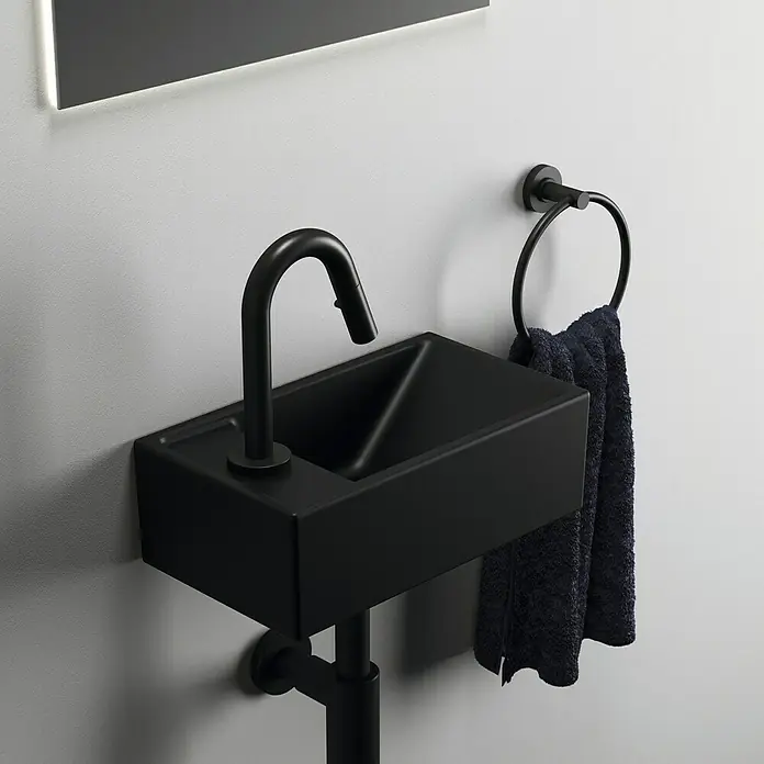 Ideal Standard Waschtisch-Siphon - 1 ¼″, Pulverbeschichtet, Schwarz - Elegantes, modernes Badezimmerwaschbecken in Mattschwarz mit passendem Wasserhahn und Handtuchring, das jedem Bad einen Hauch von Stil verleiht.