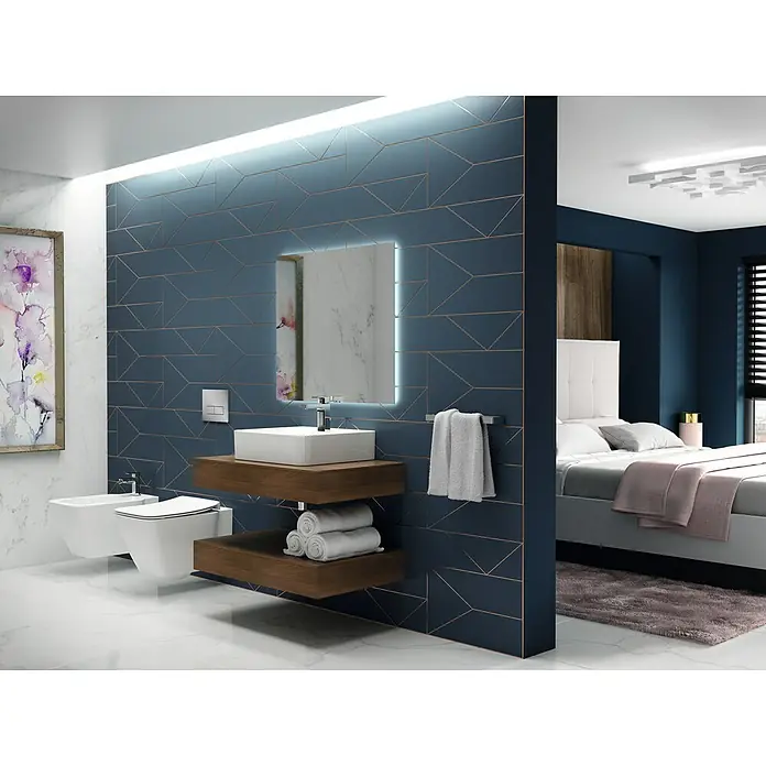 Ideal Standard Connect Air Waschtischarmatur - Höhe: 15,6 cm, Chrom, Glänzend - Elegantes Badezimmerdesign mit blauen Fliesen, Marmorwaschtisch und stilvoller Beleuchtung, das moderne Ästhetik und Funktionalität vereint.