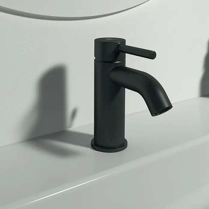 Ideal Standard Ceraline WaschtischarmaturSchwarz, Matt, Mit Ablaufgarnitur - Elegante, mattschwarze Waschtischarmatur. Ein modernes Bad-Accessoire, das durch sein minimalistisches Design und die hochwertige Verarbeitung überzeugt.