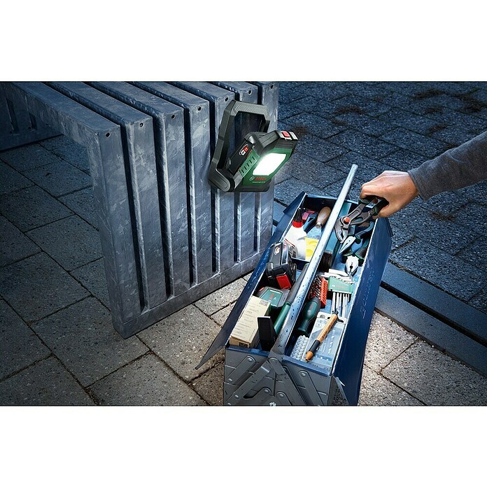 Bosch Power for All 18V Akku-Lampe UniversalWorkLight 18V-2100 (18 V, Ohne Akku, 3 Helligkeitsstufen) | BAUHAUS