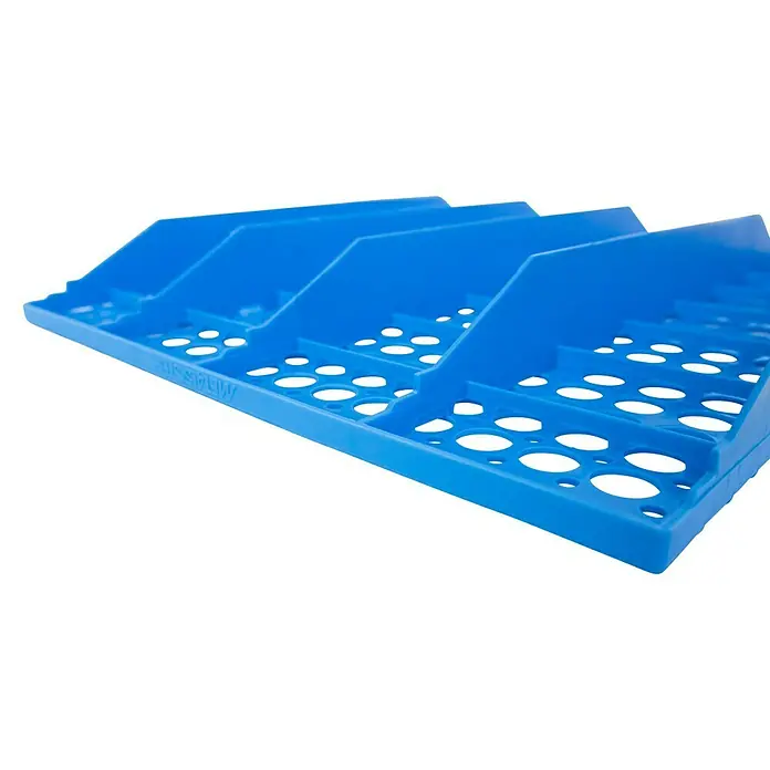 AR Shelving Metallregal Horeca - H x B x T: 180 x 110 x 50 cm, Traglast pro Boden: 175 kg, Anzahl Böden: 4 Stk., Stecken, Silber/Blau - Aufnahme eines blauen Kunststoff-Eierkartons mit Öffnungen zur Belüftung, der eine sichere Aufbewahrung und Stapelung gewährleistet.