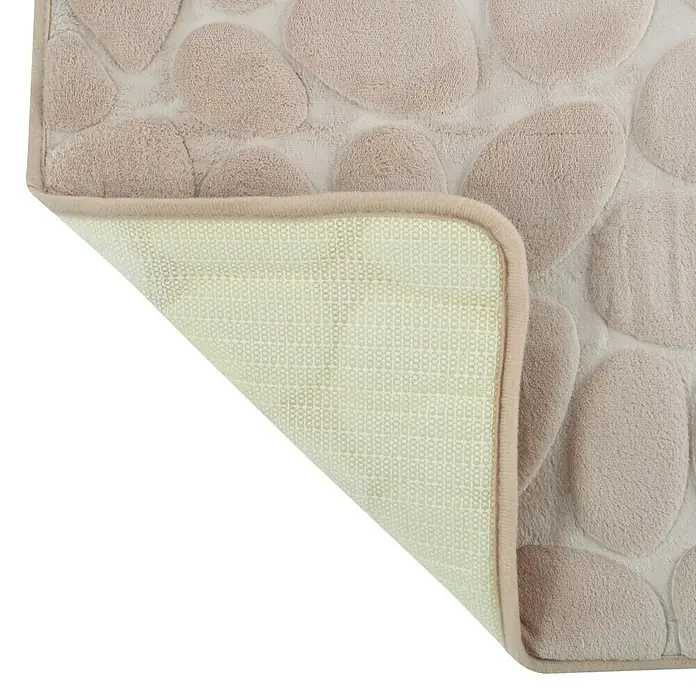 MSV Alfombra de baño Piedras - 60 x 40 cm, Poliéster, Beige - Primer plano de una alfombra de baño beige con estampado de guijarros, que muestra un respaldo antideslizante para mayor seguridad y confort.