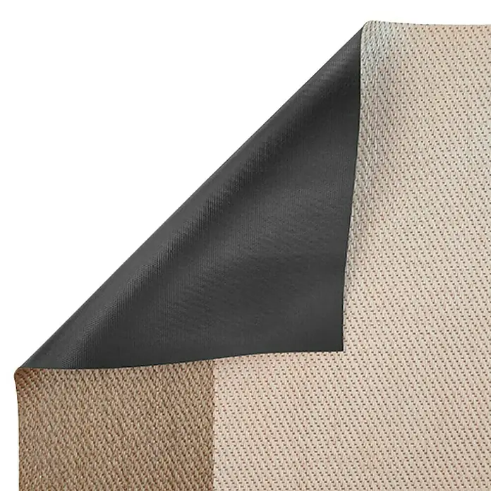 Alfombra de vinilo Living Stripes - Camel, 90 x 60 cm - Primer plano de una alfombra con una esquina doblada que revela una parte inferior oscura y texturizada.