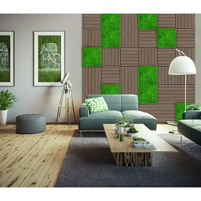 Jangal Wandpaneel Modular Wall Moos - Rich Green, 520 x 520 x 30 mm - Wohnzimmer mit Akustikpaneelen an der Wand. Die Paneele sind mit Moosquadraten versehen.