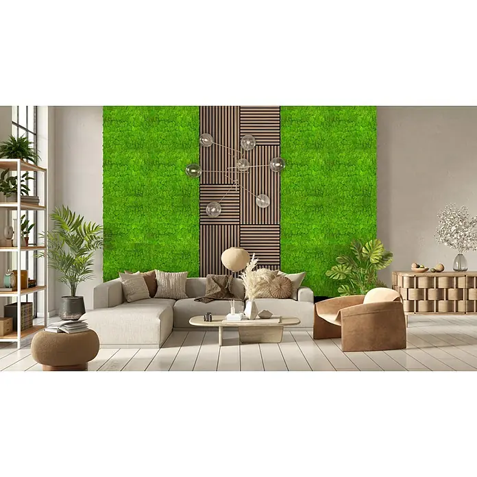 Jangal Wandpaneel Modular Wall Moos - Bright Green, 520 x 520 x 30 mm - Wohnzimmer mit dekorativer Mooswand und Holzelementen, die eine natürliche und moderne Atmosphäre schaffen.\n