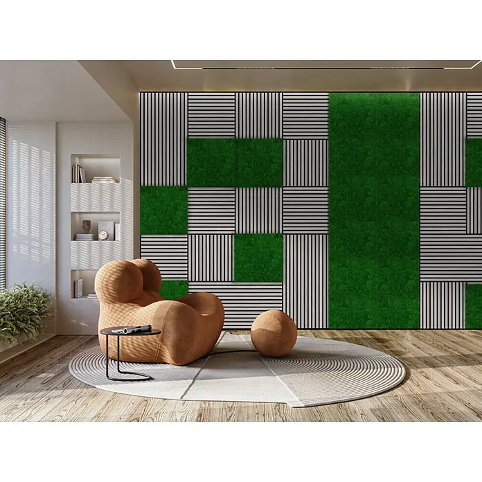 Jangal Wandpaneel Modular Wall Moos - Nature Green, 520 x 520 x 30 mm - Zimmer mit einzigartiger Akustikwand mit grünen Moosflächen und Holzlatten. Sessel und Teppich sorgen für Komfort.