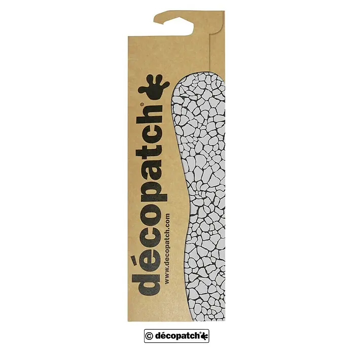 Décopatch Papel decorativo Black tiles - Gris, 3 ud., 40 x 30 cm - Primer plano de un embalaje Decopatch que muestra un patrón elegante y el logotipo de la empresa, ideal para proyectos de artesanía.