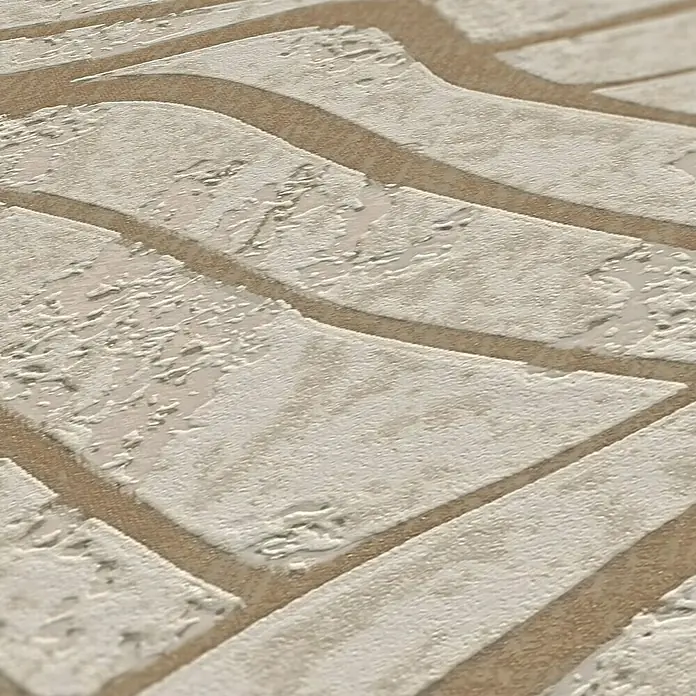 A.S. Création Jade 2 Vliestapete - Beige-Gold-Grau, 3D-Optik, 10,05 x 0,53 m - Nahaufnahme einer beigen, texturierten Tapete mit gewundenen Linien und subtilem Glanz, die eine elegante und moderne Wandgestaltung bietet.